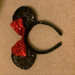 Minnie Mouse ears